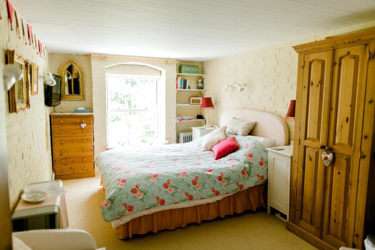 Cosy Cottage Ground Floor Bedroom Ensuite With Private Entrance Chichester Ngoại thất bức ảnh