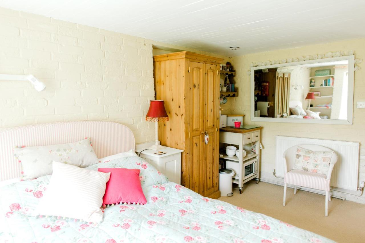 Cosy Cottage Ground Floor Bedroom Ensuite With Private Entrance Chichester Ngoại thất bức ảnh