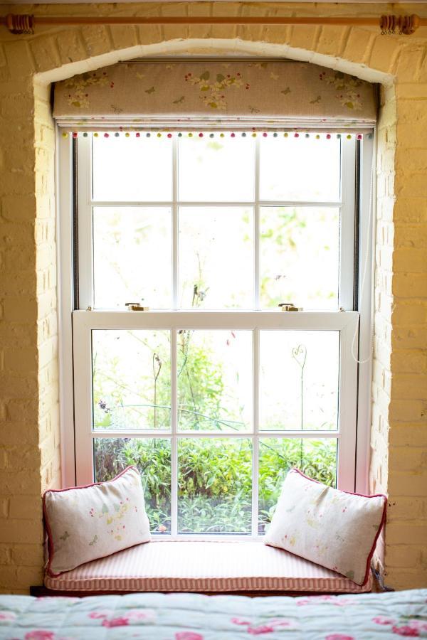 Cosy Cottage Ground Floor Bedroom Ensuite With Private Entrance Chichester Ngoại thất bức ảnh