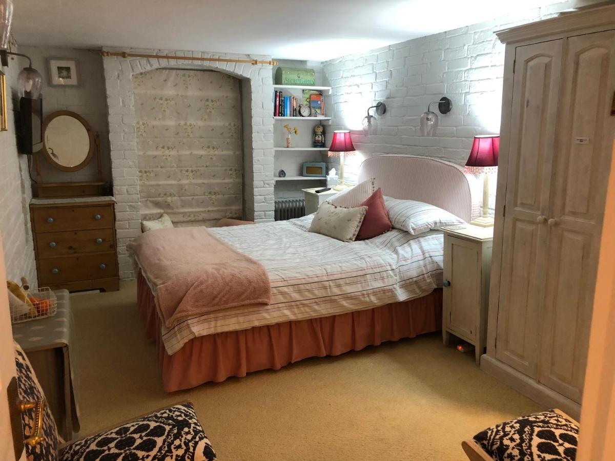 Cosy Cottage Ground Floor Bedroom Ensuite With Private Entrance Chichester Ngoại thất bức ảnh