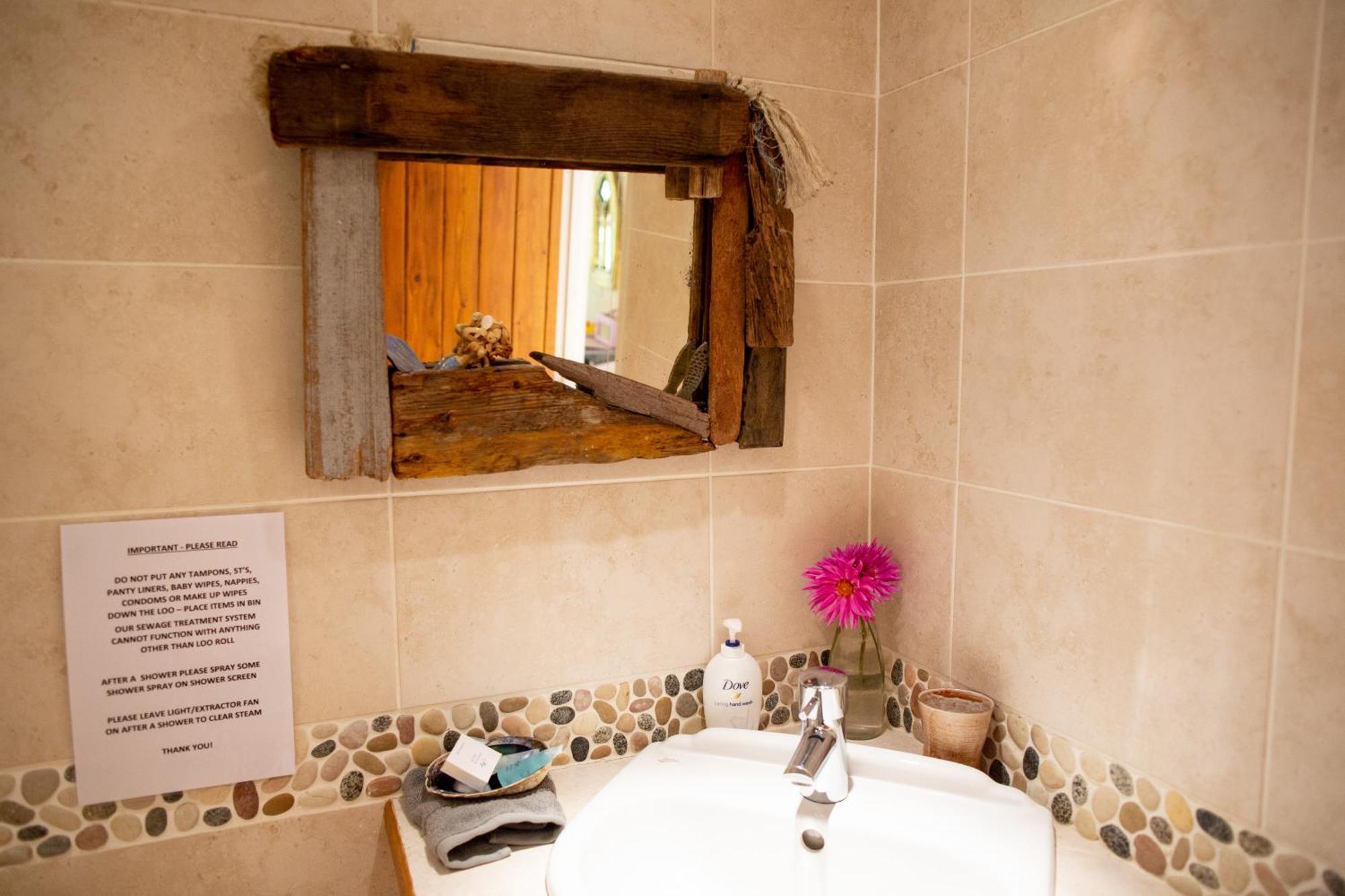 Cosy Cottage Ground Floor Bedroom Ensuite With Private Entrance Chichester Ngoại thất bức ảnh