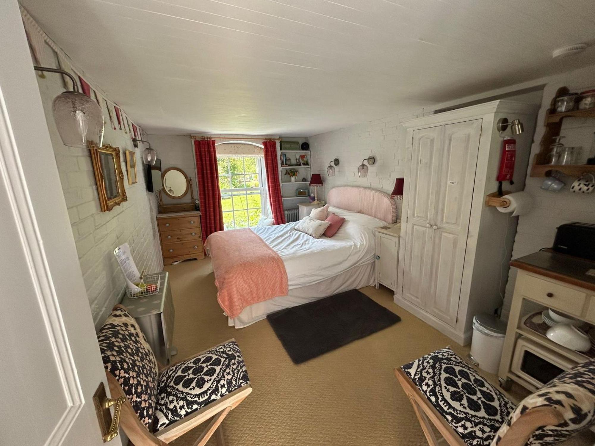 Cosy Cottage Ground Floor Bedroom Ensuite With Private Entrance Chichester Ngoại thất bức ảnh